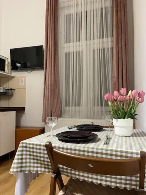 A13 Parliament Sunflower Cozy Apartment Budapest Esterno foto